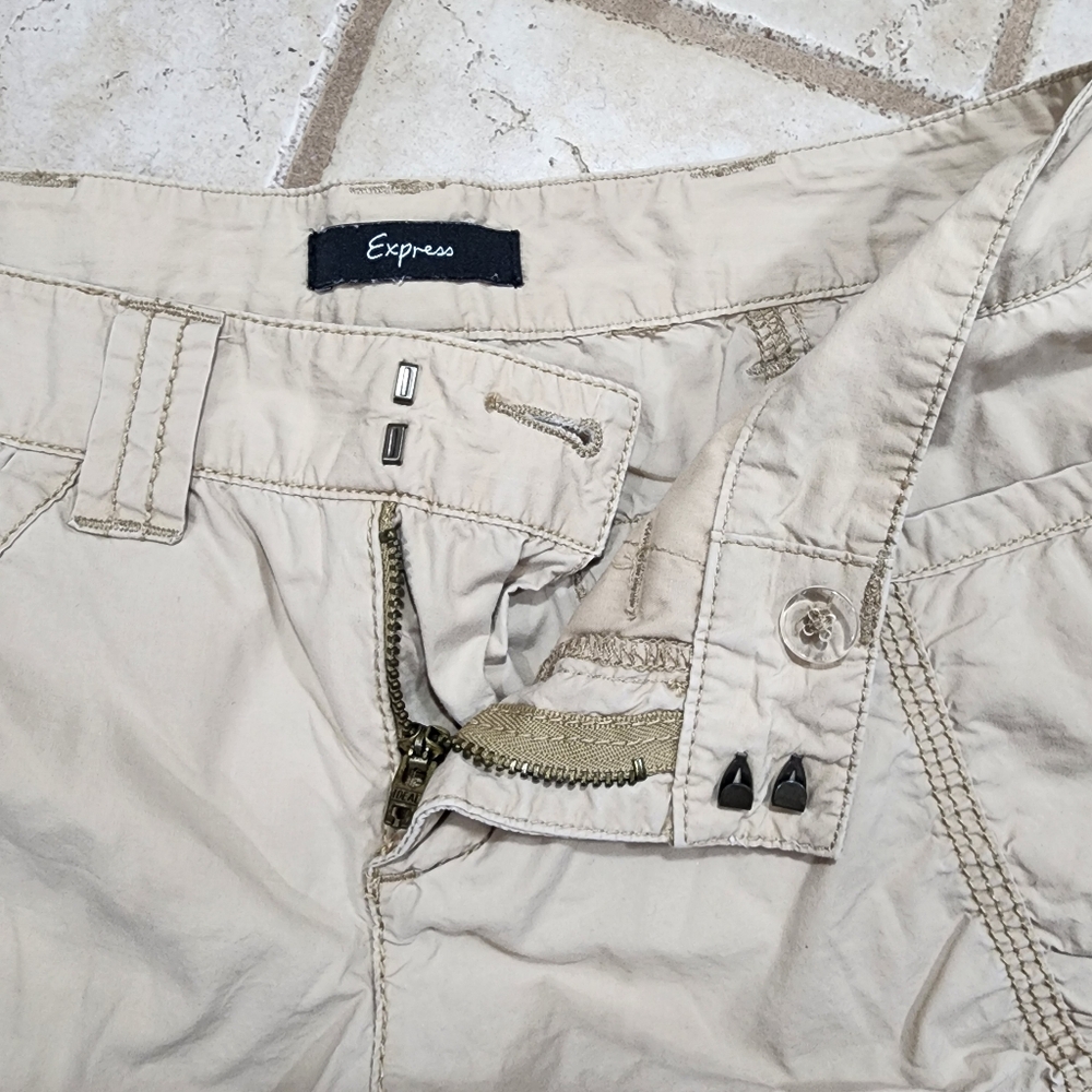 Pre-Loved Express Shorts - Picture 13 of 13